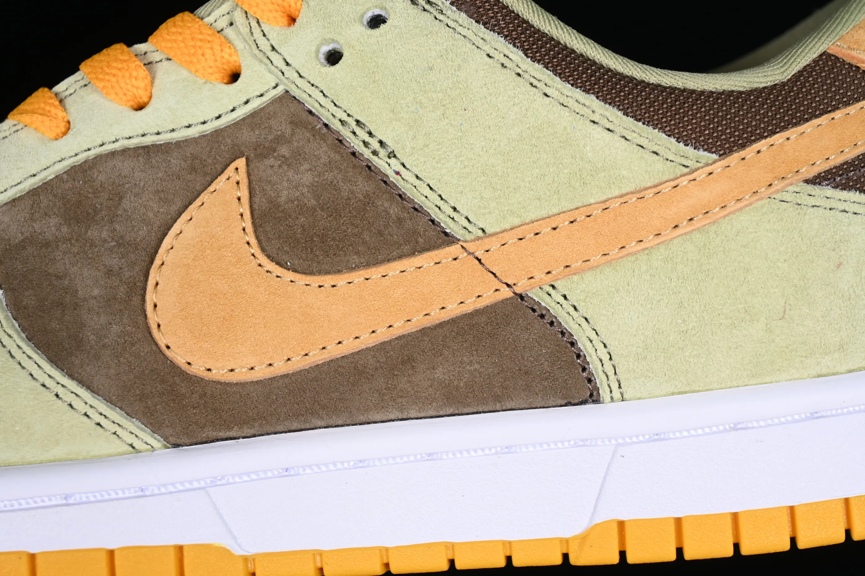 All Categories Nk SB Dunk Series Nk SB Dunk Low Low-top Sneakers Nk SB Dunk Low Prm Green Brown Orange SB Smashed Backboard Fashion Casual Sneakers DH5360-300